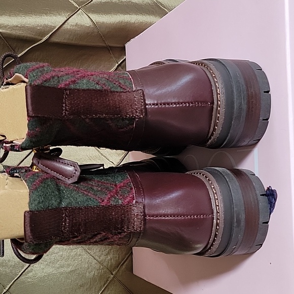 NWT- Louise et Cie ‘Sarni’ Leather Duck Boots - Picture 6 of 10